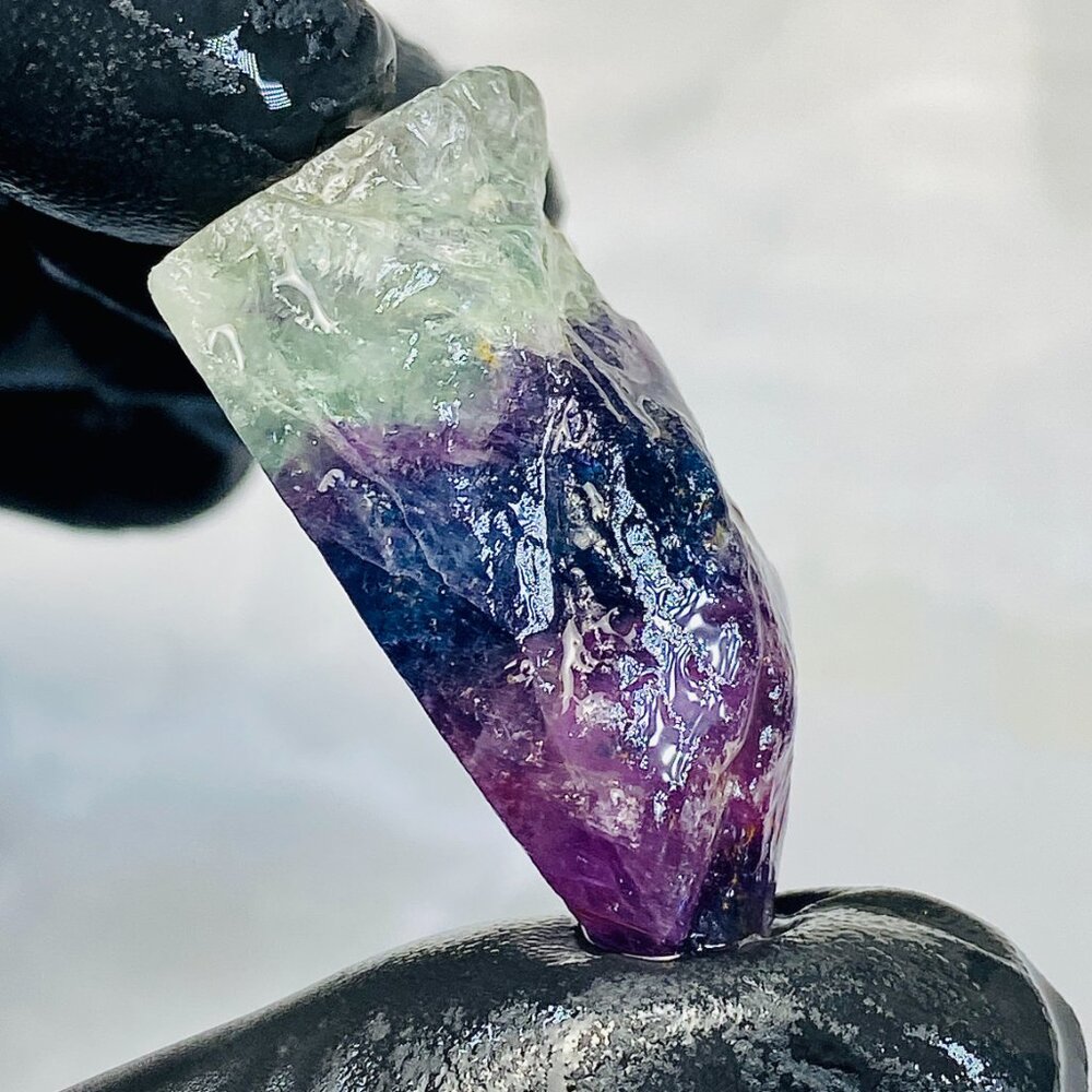 UV Active Rainbow Colorful Fluorite Raw Rough Natural Mineral Gemstone Gem 23g - Picture 4 of 8
